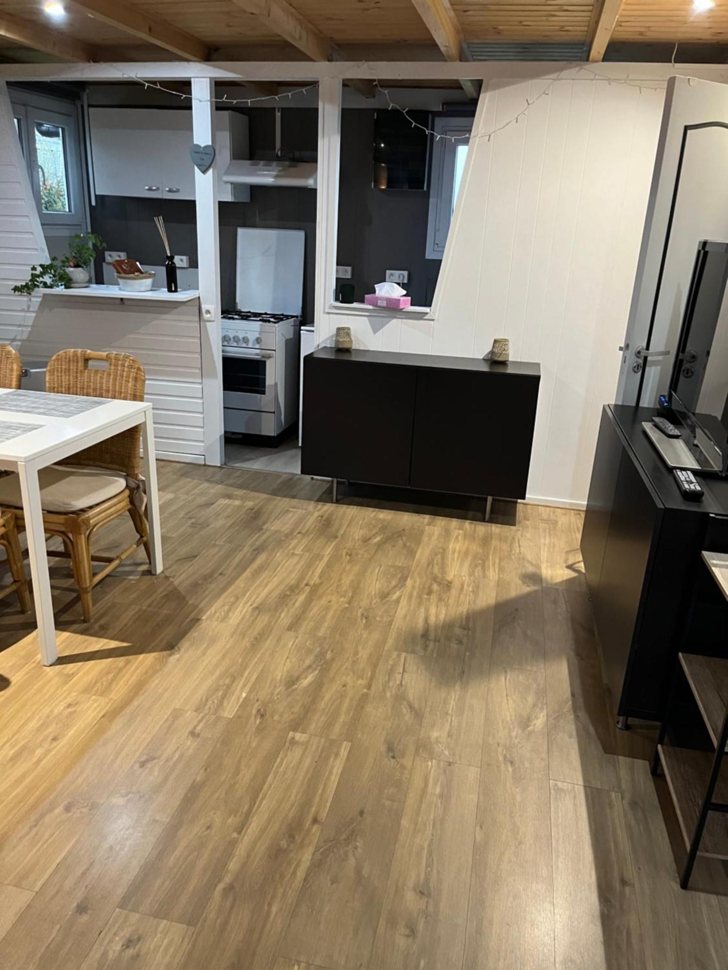 Chalet Charmant Monika Avec Piscine Yvoir Exteriör bild